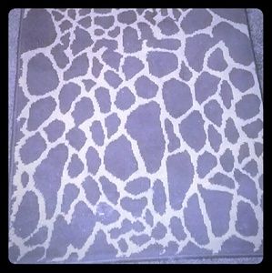 2 × 4 Giraffe Print Rug